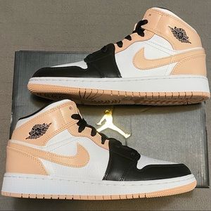 Nike Air Jordan 1 Mid Crimson Tint Sz 5.5Y New